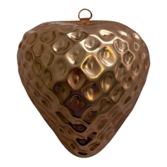 Vintage Copper Toned Strawberry Shaped Jelly Mould - 4 Cups
Made in USA - Picture 1 of 7
